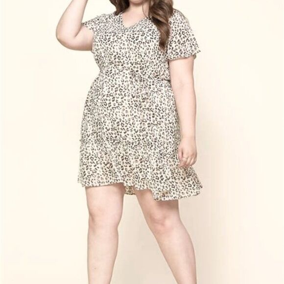 Shein Curve Black White Leopard Short Sleeve Dress Ruffle Hemline - Picture 1 of 9